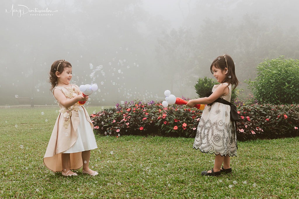 bubbles, fog, toddlers, play